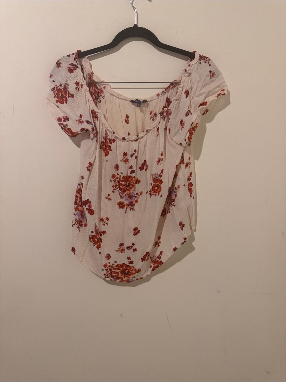 BE COOL Cream Floral Scoop Neck Blouse Size Medium